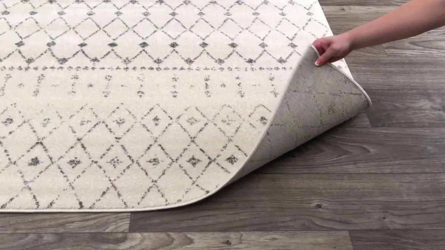 Discount ✔️ NuLOOM Moroccan Blythe Contemporary Area Rug, Gray, 4'x6' ✔️ 2 Discount ✔️ NuLOOM Moroccan Blythe Contemporary Area Rug, Gray, 4'x6' ✔️ - Image 2