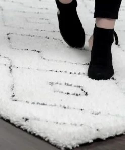 Hot Sale 🛒 NuLOOM Hand Tufted Beaulah Shag Contemporary Area Rug, White, 7'6"x9'6" 😉 -Cheap Rugs Store 1197391627 f7303e414cb72f0aca043ccf54b80256caa887d7f2458e403a3bfce77941e020 d 1920x1080