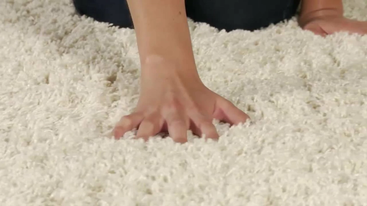 Best Pirce 🎉 Safavieh California Shag Collection SG151 Rug, Red, 4' Round 🌟 2 Best Pirce 🎉 Safavieh California Shag Collection SG151 Rug, Red, 4' Round 🌟 - Image 2