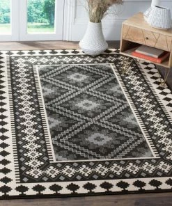 Best deal 🎁 Safavieh Verdana VER099 Indoor/Outdoor Rug, Black/Cream, 4' X 5'7" 🔔